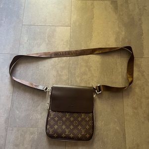 Louis Vuitton Magnetic Messenger Brown Monogram Sidebag